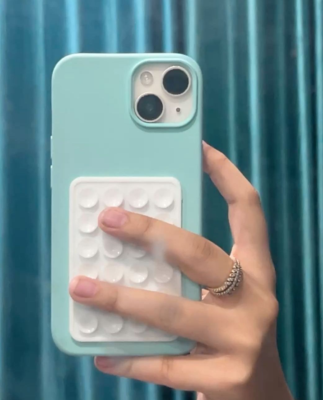 White Soft Silicone Suction Phone Sticky Grip